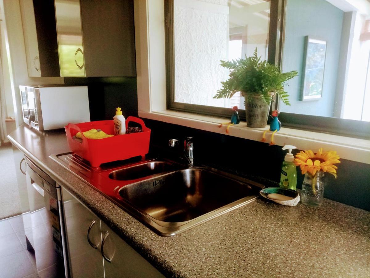 Hot Tub At Pukeko Cottage ジェラルディン エクステリア 写真